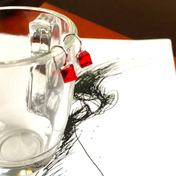 Swarovski elements cube earrings - Picture 4 of 12